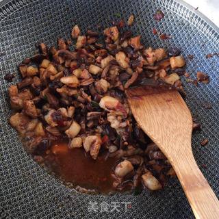 肉丁香菇辣酱的做法步骤:13