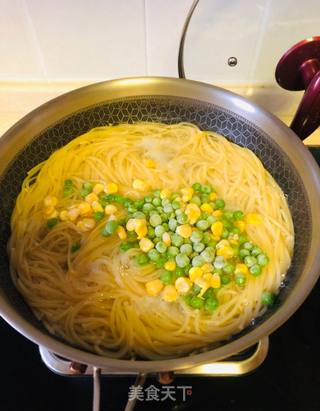鸟巢意面烤蛋的做法步骤:2