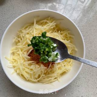 土豆丝饼的做法步骤:3