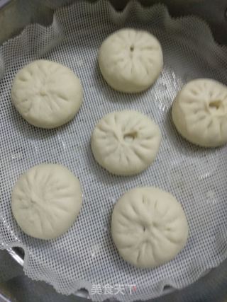 梅菜扣肉包子的做法步骤:9