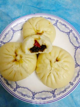 梅菜扣肉包子的做法步骤:10