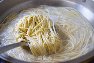 冬瓜蛤肉汤面的做法步骤:7