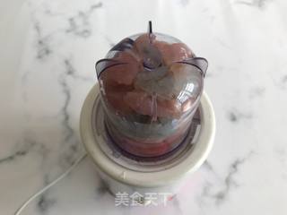 胡萝卜鲜虾火腿的做法步骤：2