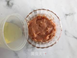 胡萝卜鲜虾火腿的做法步骤：3