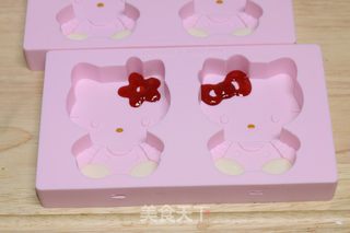 Kitty奶油冰棍的做法步骤：8