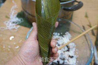 蜜豆锥子粽的做法步骤：2