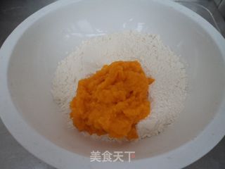 豆沙馅南瓜饼的做法步骤：4