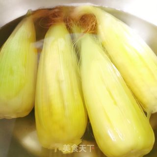 煮玉米的做法步骤：4