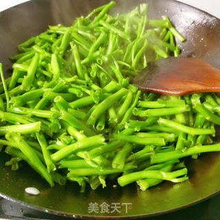 #清炒空心菜梗的做法图解5