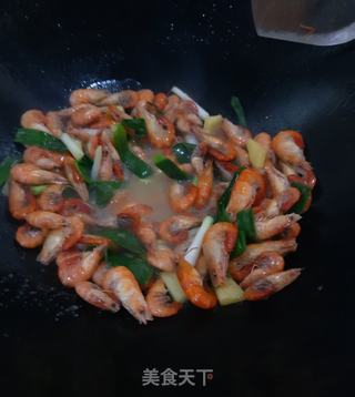 油爆河虾的做法步骤:5