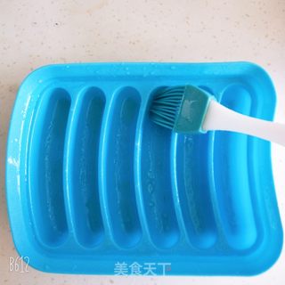 蒜香猪肉肠的做法步骤:4