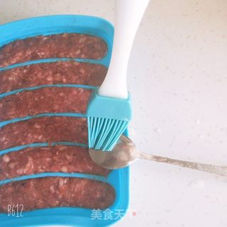 蒜香猪肉肠的做法步骤:6