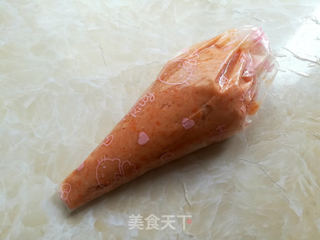 胡萝卜虾肠的做法步骤:6