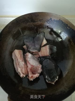 鱼头豆腐汤的做法步骤：5