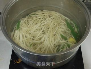 川渝老城的(面条)回忆—凉面(酸甜麻辣味,好吃又开胃)的做法步骤:2