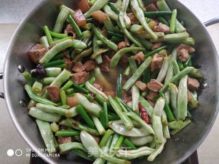豆角蒜苔蒸面的做法步骤:7