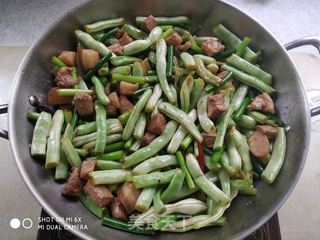 豆角蒜苔蒸面的做法步骤:8