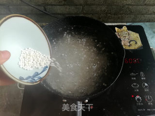 牛奶芒果西米露的做法步骤:2