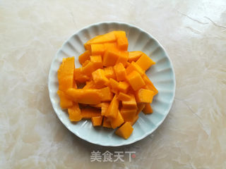 牛奶芒果西米露的做法步骤:3