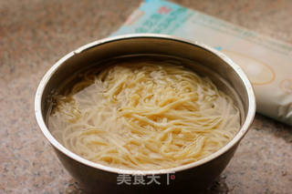 鸟巢煎蛋的做法步骤:4
