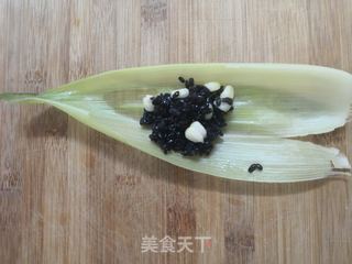 福袋乌米粽的做法步骤:8