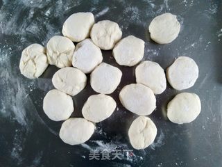 小鱼馒头的做法步骤:4