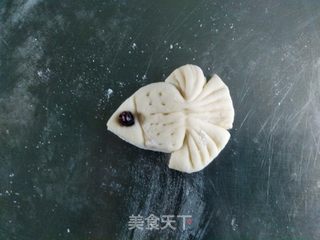 小鱼馒头的做法步骤:13