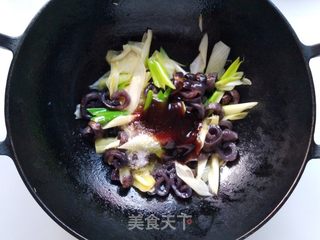 大葱烧乌参的做法步骤:6