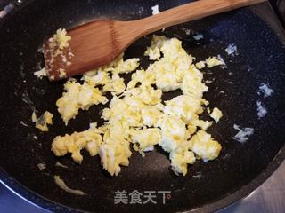 黄瓜腊肠蛋炒饭的做法步骤:4