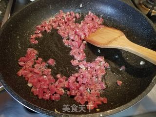 黄瓜腊肠蛋炒饭的做法步骤：5