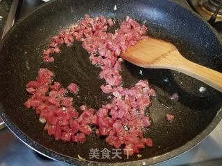 黄瓜腊肠蛋炒饭的做法步骤:5