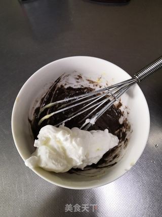 双色戚风的做法步骤:8