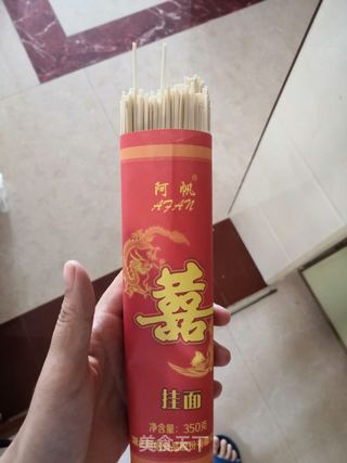 懒人餐黄瓜拌面的做法步骤：1