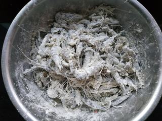椒盐河虾的做法步骤：3