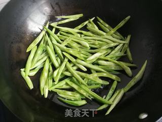 下酒菜~豆角丝炒猪耳的做法步骤:3