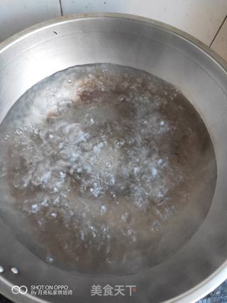 把隔壁的小孩都馋哭了的简单Q弹的黄瓜猪肉炒意大利面的做法步骤:4
