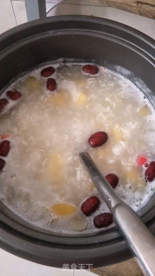 米酒银耳红枣粥的做法步骤:8