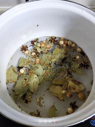 卤鸭掌的做法步骤:6