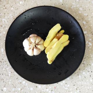 卤鸭掌的做法步骤:3