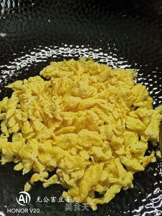韭菜鸡蛋虾皮水煎包的做法步骤:8