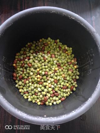 #父亲节,给老爸做道菜#简单大米加了这个既简单软糯又有营养的做法步骤:2