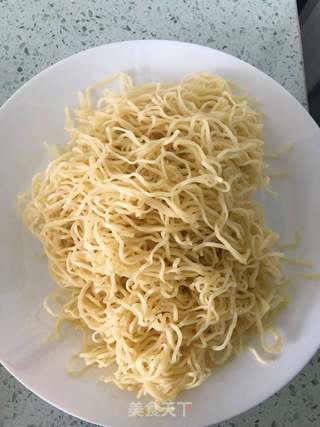 孜然炒面盖蛋的做法步骤:3
