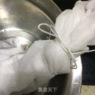 蓝莓酱手搓冰粉的做法步骤:4