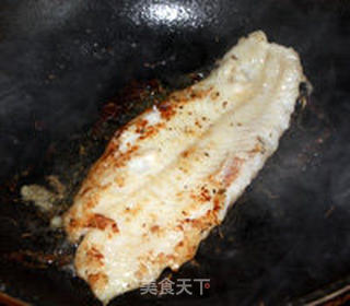 柠檬烤巴沙鱼配土豆沙拉的做法步骤:7