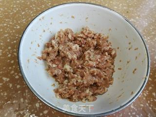 肉末豇豆煎饺的做法步骤：1