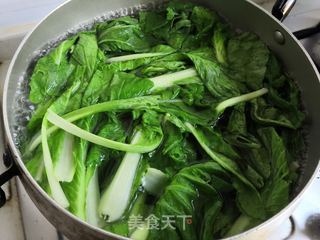 小白菜土豆大虾汤的做法步骤:2