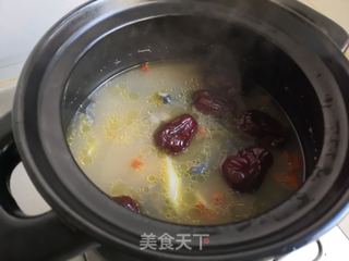乌鸡山药红枣枸杞汤的做法步骤:7