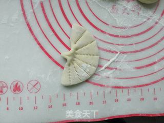 绿豆面荷叶夹的做法步骤:9