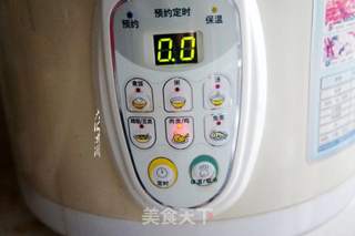 哈密瓜枸杞银耳羹的做法步骤:3