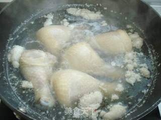 卤鸡腿的做法步骤：2